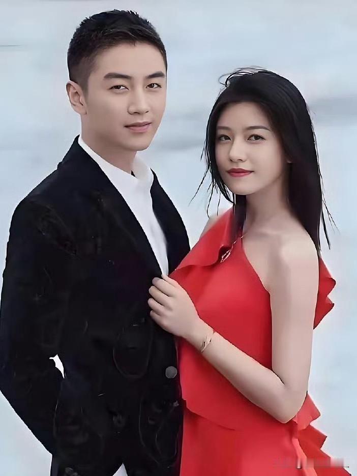 陈晓连连叹气我就知道他后悔了后悔与陈妍希离婚，婚姻对于他来说一直是保护色，当