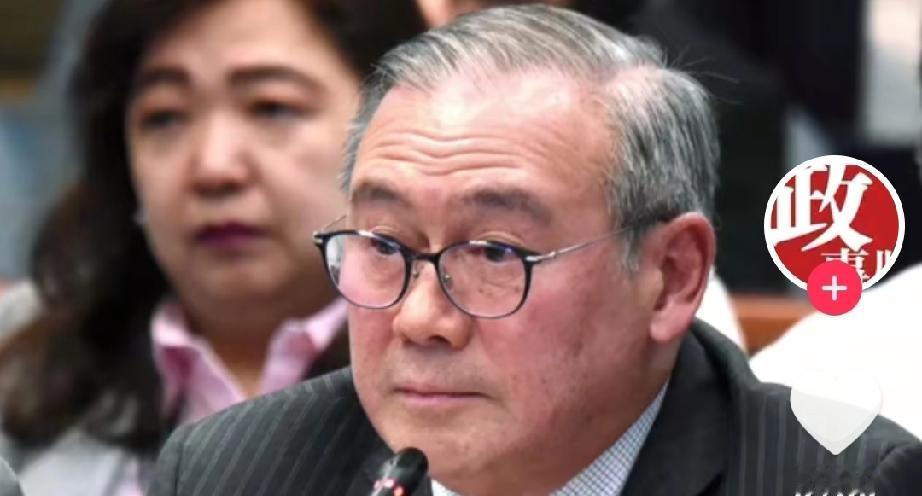 菲律宾国防部长这次却一反常态地没说什么，在熊猫和日本闹矛盾的事情上，没公