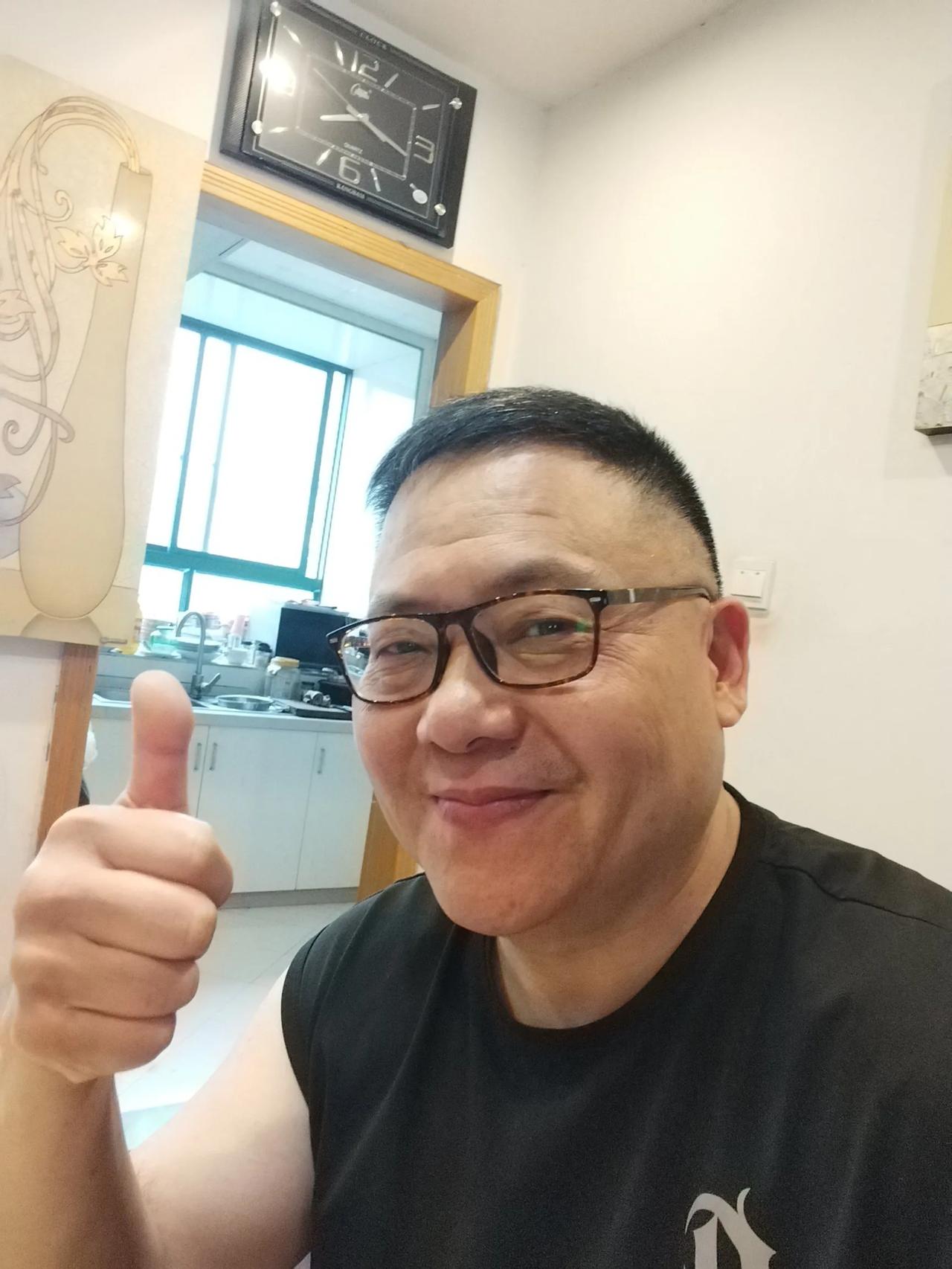 熟悉我的网友都知道老王不喝牛奶。已经有30多年了，原先喝牛奶一喝到肚子里就叽