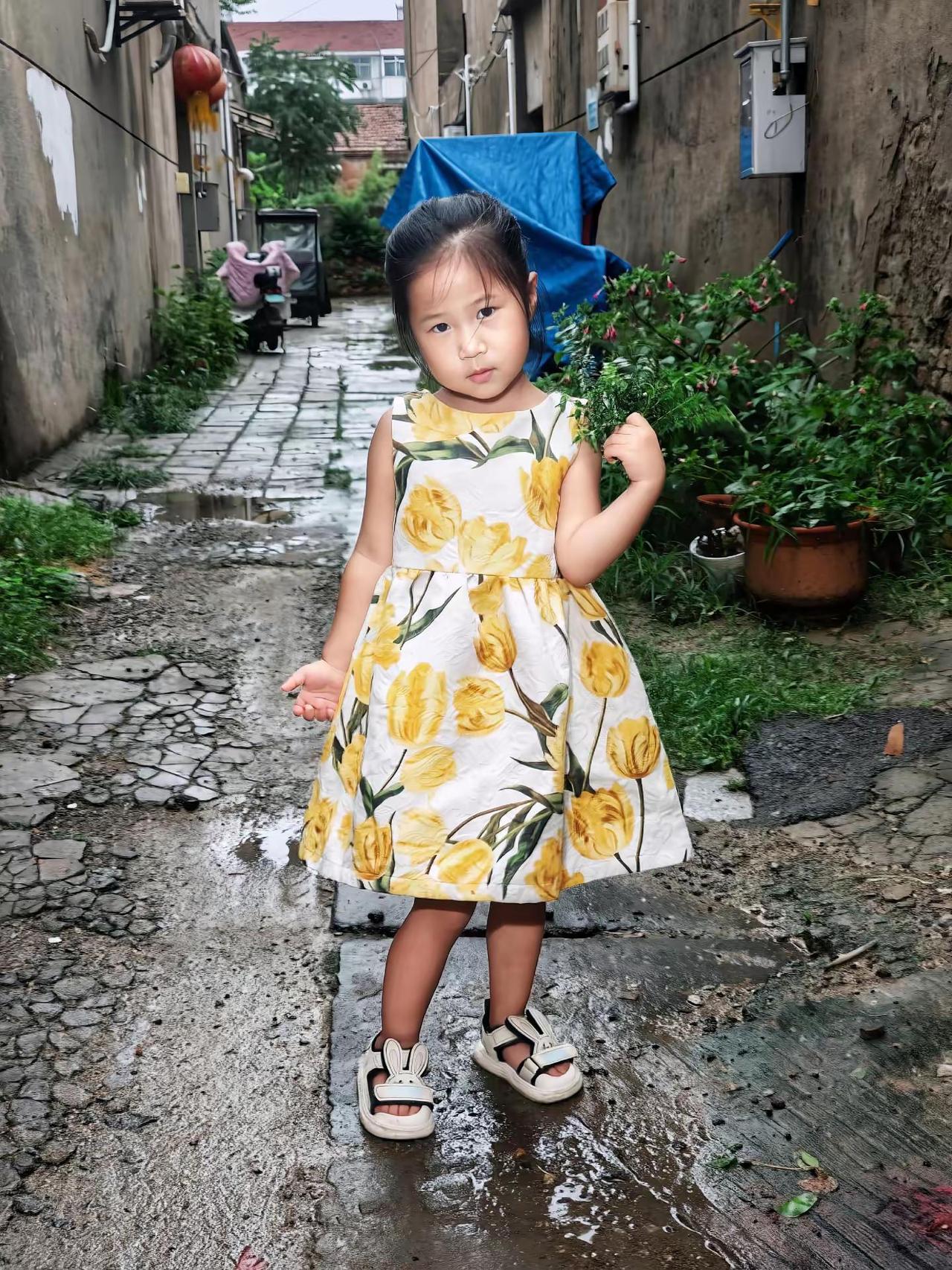 闪光理光还是太权威了！一键拯救废片，有ccd那味儿了，这还要什么相机啊雨中的快