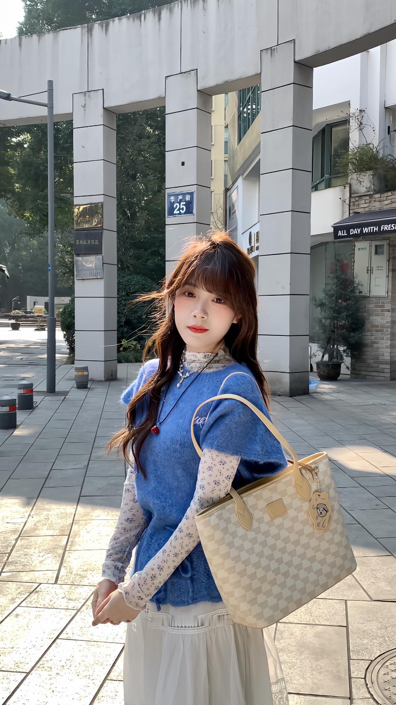 春季穿搭我们的可颂时刻我的穿搭破烂分享今天也有好好穿衣服