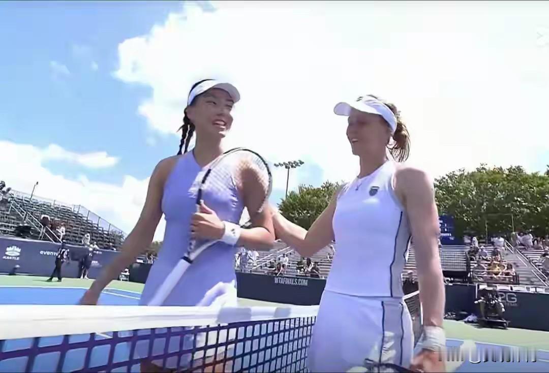 郑钦文与王欣瑜：同样是在WTA500华盛顿公开赛上输球，两人的差距咋就这么大呢！