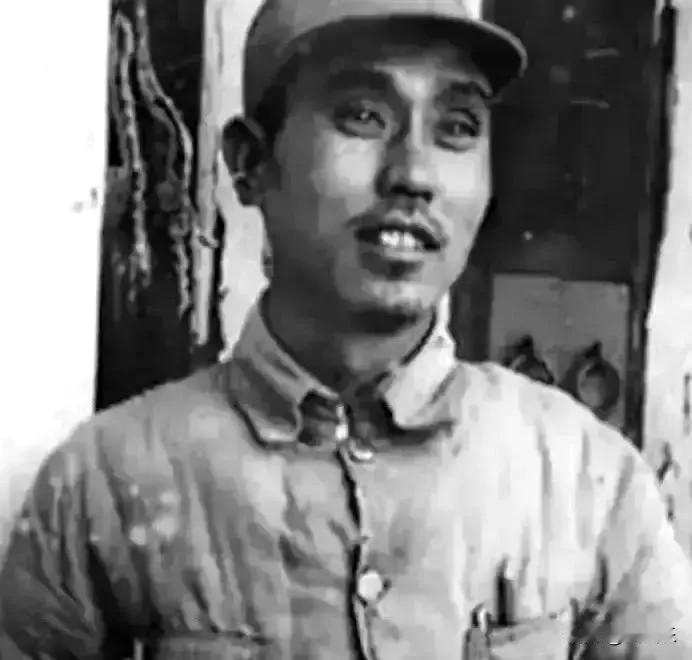 1949年的上海。陈赓把27岁的小姨子王璇梅叫进屋，门一关，倒了杯白开水往前一推