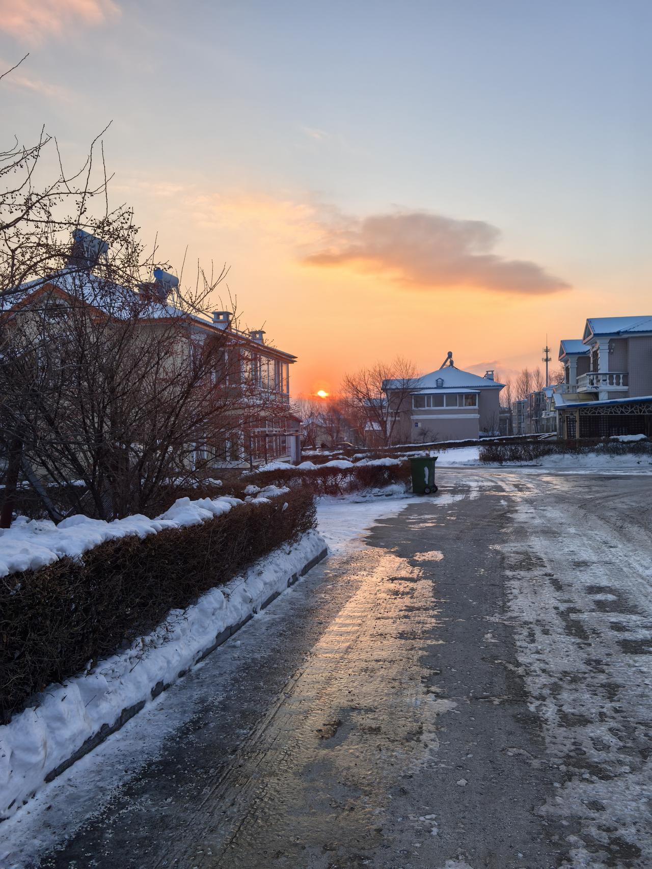 1哈尔滨：省会城市，交通交流。医疗资源也是最好的。2大庆：大庆的福利待遇都不