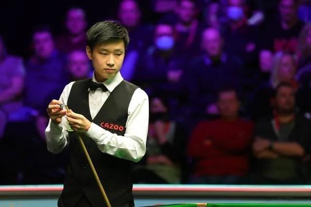 赵心童4-0完胜马克-艾伦，晋级冠中冠8强！刚刚结束的一场斯诺克冠中冠小组赛