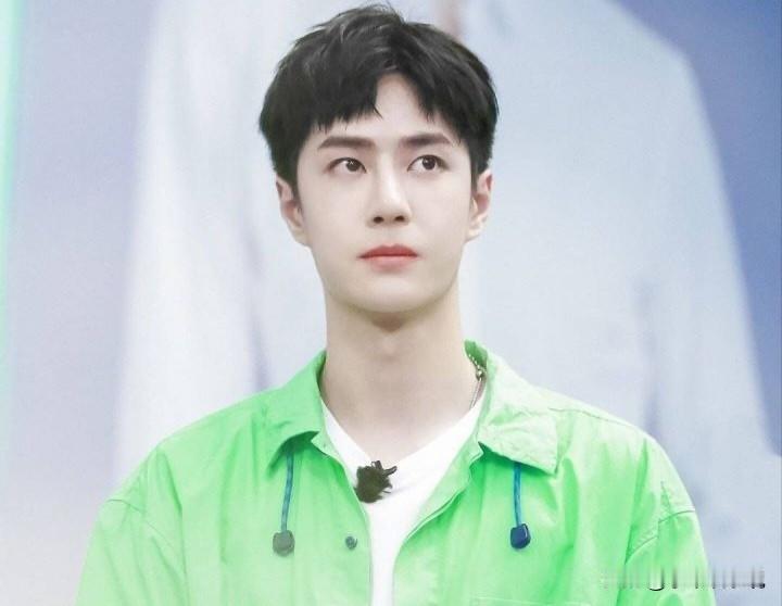 王一博：当老天爷追着喂饭，他还非要自己开灶家人们，今天咱们聊点有深度的。周深