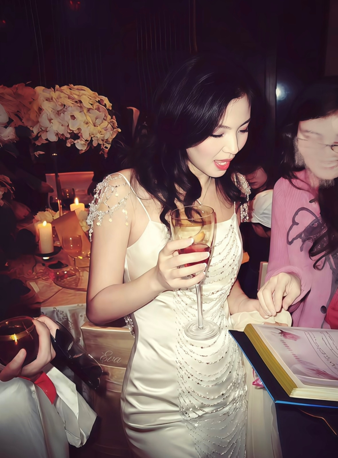 女人味扑面而来