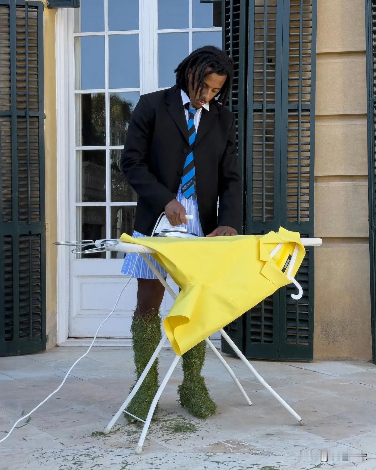 🗣️朱尔·孔德表示：“足球运动员即便六个月甚至一整年拿不到薪水，依然可以生活