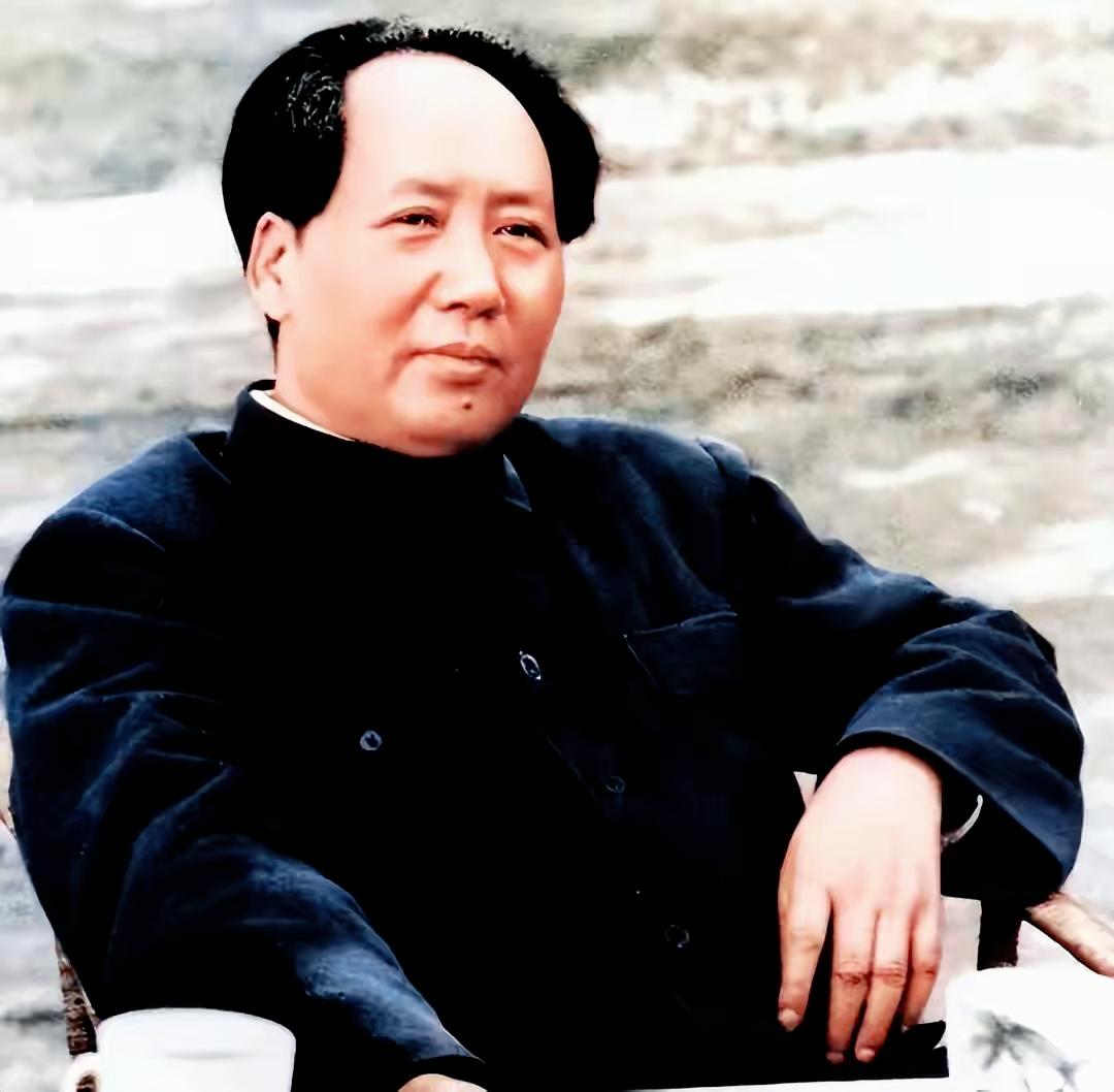 1975年，西德总理施密特主动访华，成为唯一一位与毛主席见过面的德国总理，两人畅