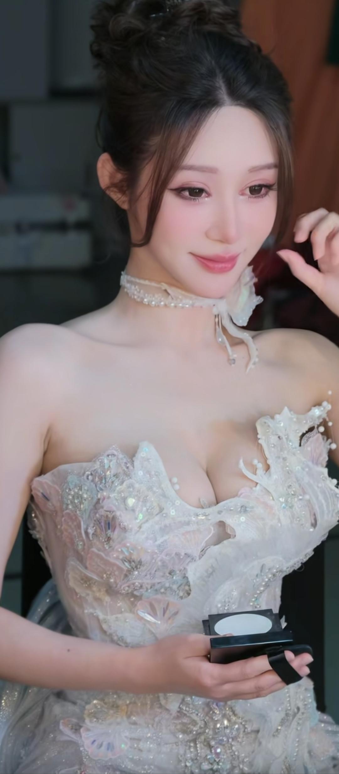 闺密的梦幻婚纱，完美新娘[比心][比心]