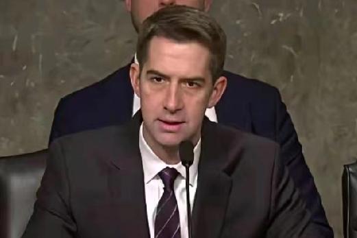 昨天，反华议员汤姆·科顿对媒体说:“中国汽车制造商想进军美国，他们可能比你想象得