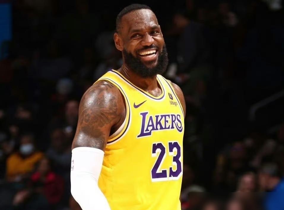 别再吹稳定了，詹姆斯这数据就是打卡下班！背后水深着呢，根本不是巧合。你得知