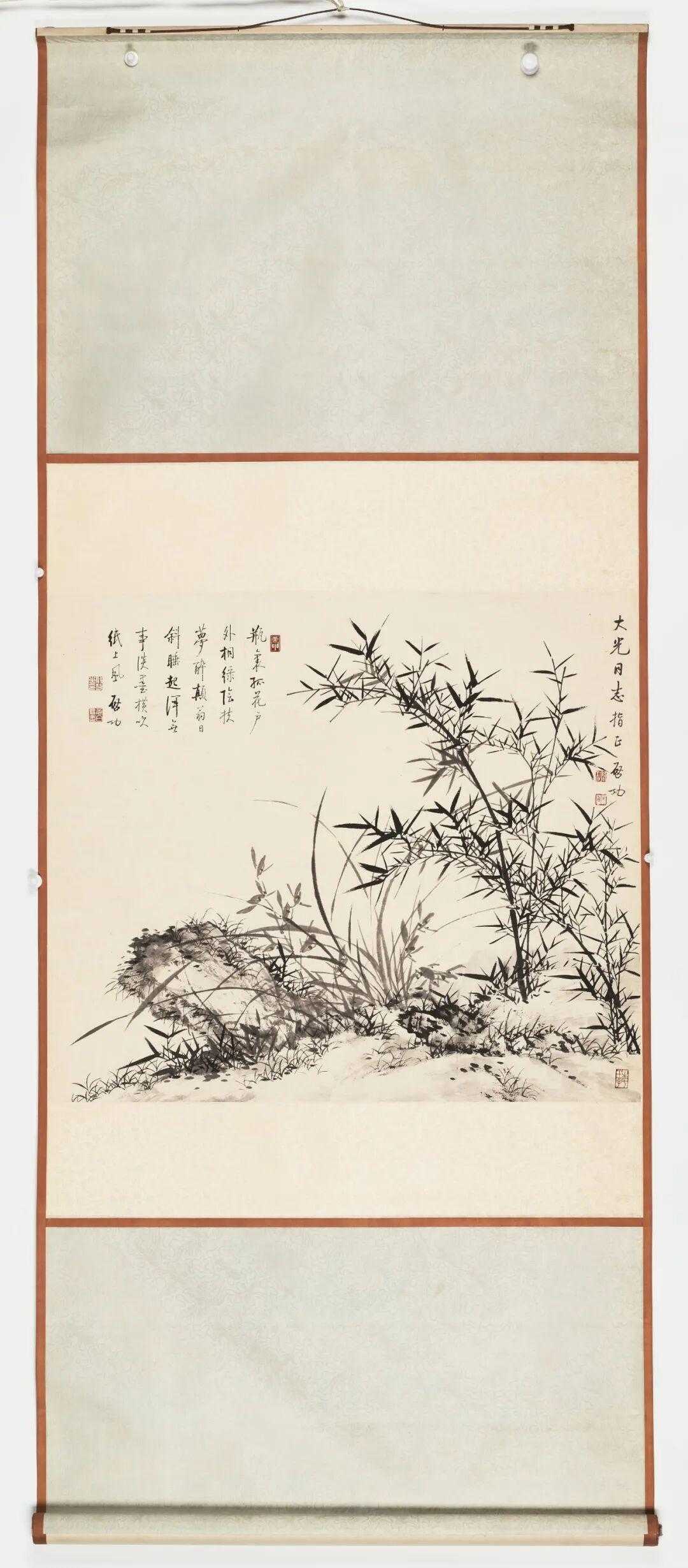 启功《湖石双清》，水墨纸本68×78.5cm。题识：（一）瓶里孤花户外桐，