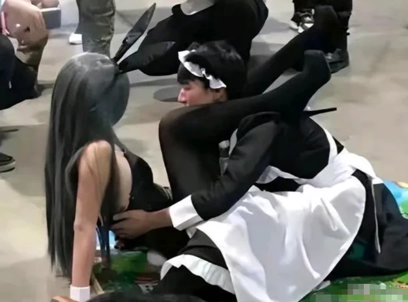 现在的漫展都这样吗？[爱心][爱心]