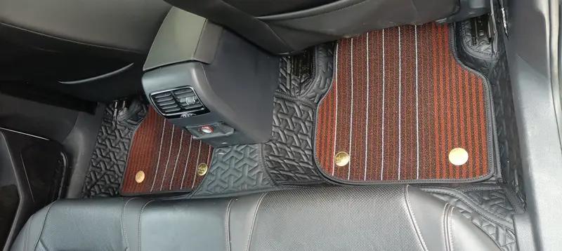 卡罗拉和速腾都是经典家轿，选哪款还得看个人需求。要是追求省油，卡罗拉双擎是首选