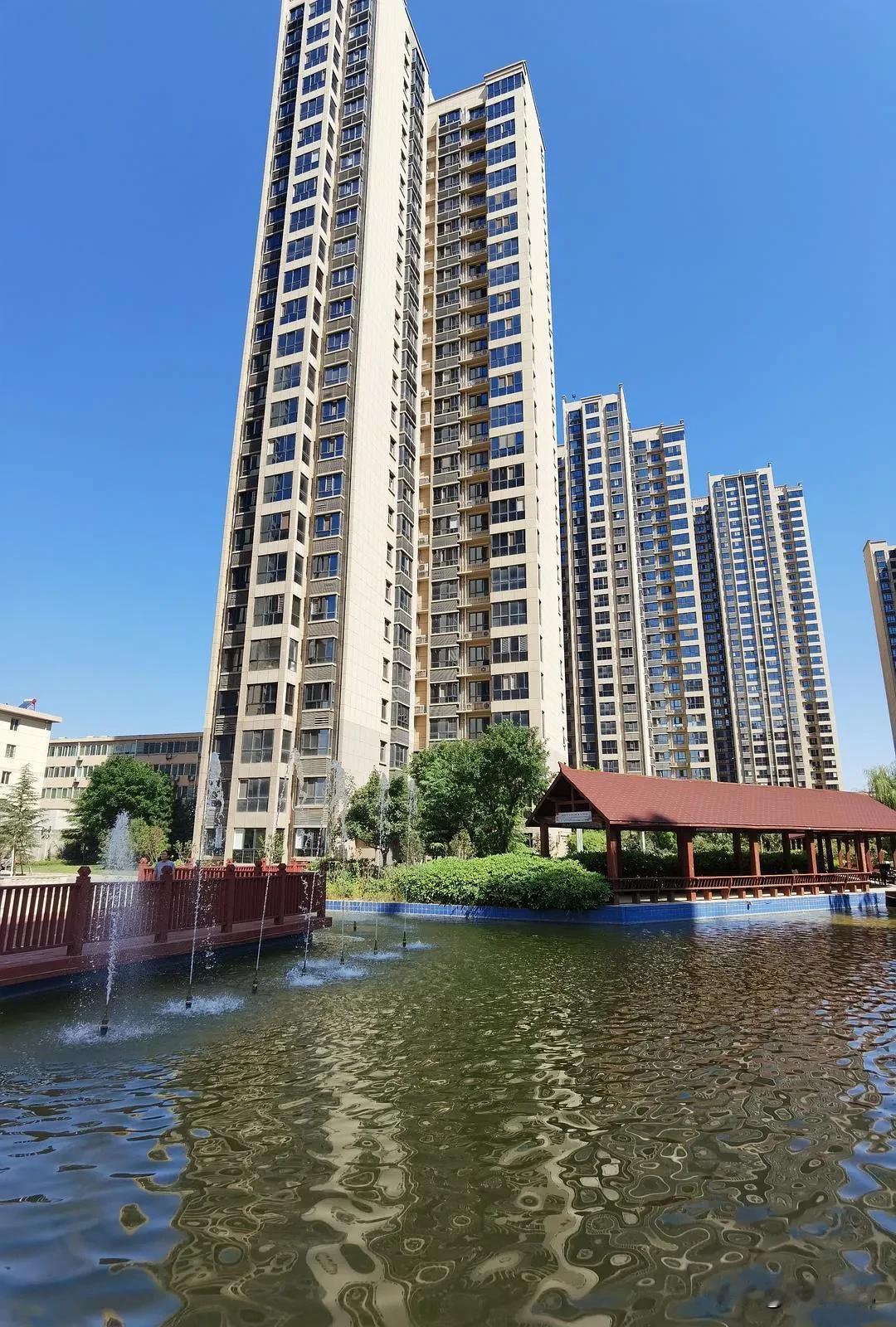 跟95后儿子聊买房，一番话把我这个老房主说懵了儿子从上海回来过年，饭桌上我