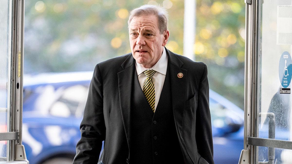 佛罗里达州共和党籍众议员邓恩拟辞职，共和党在众议院或只剩1票优势，民主党摩拳擦掌