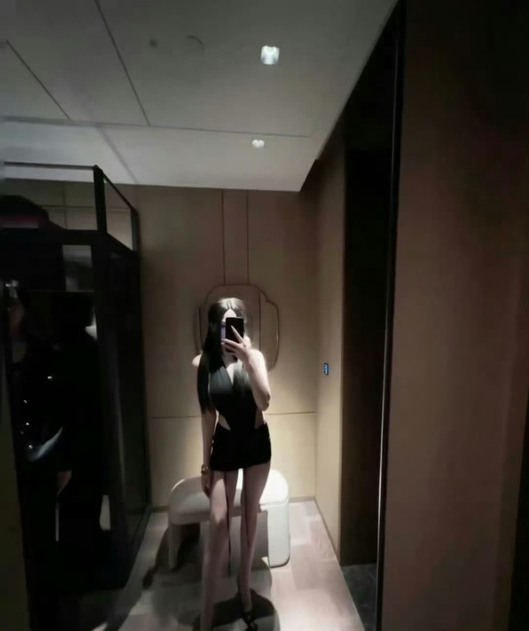 白天各有各的光鲜，晚上各有各的精彩​​​​[爱心]​​​