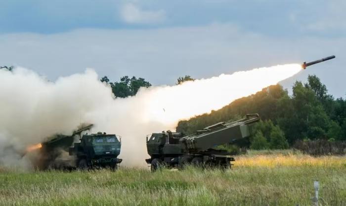 俄罗斯不小心揭开了乌克兰军队的底牌，俄罗斯观点报报道，乌军在过去24小时，一下子