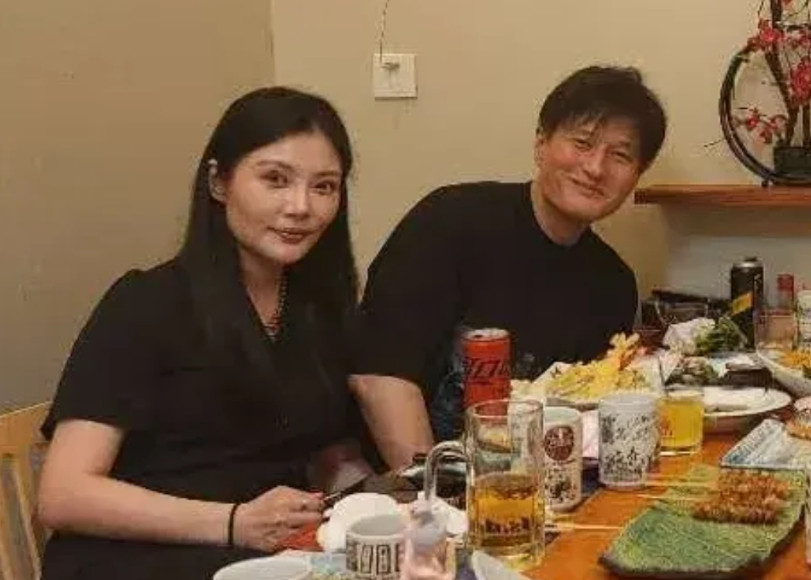 尹子维带徐冬冬和吴彦祖聚会，没想到还有吴大维，都是熟面孔啊！看到他们相聚，真的是