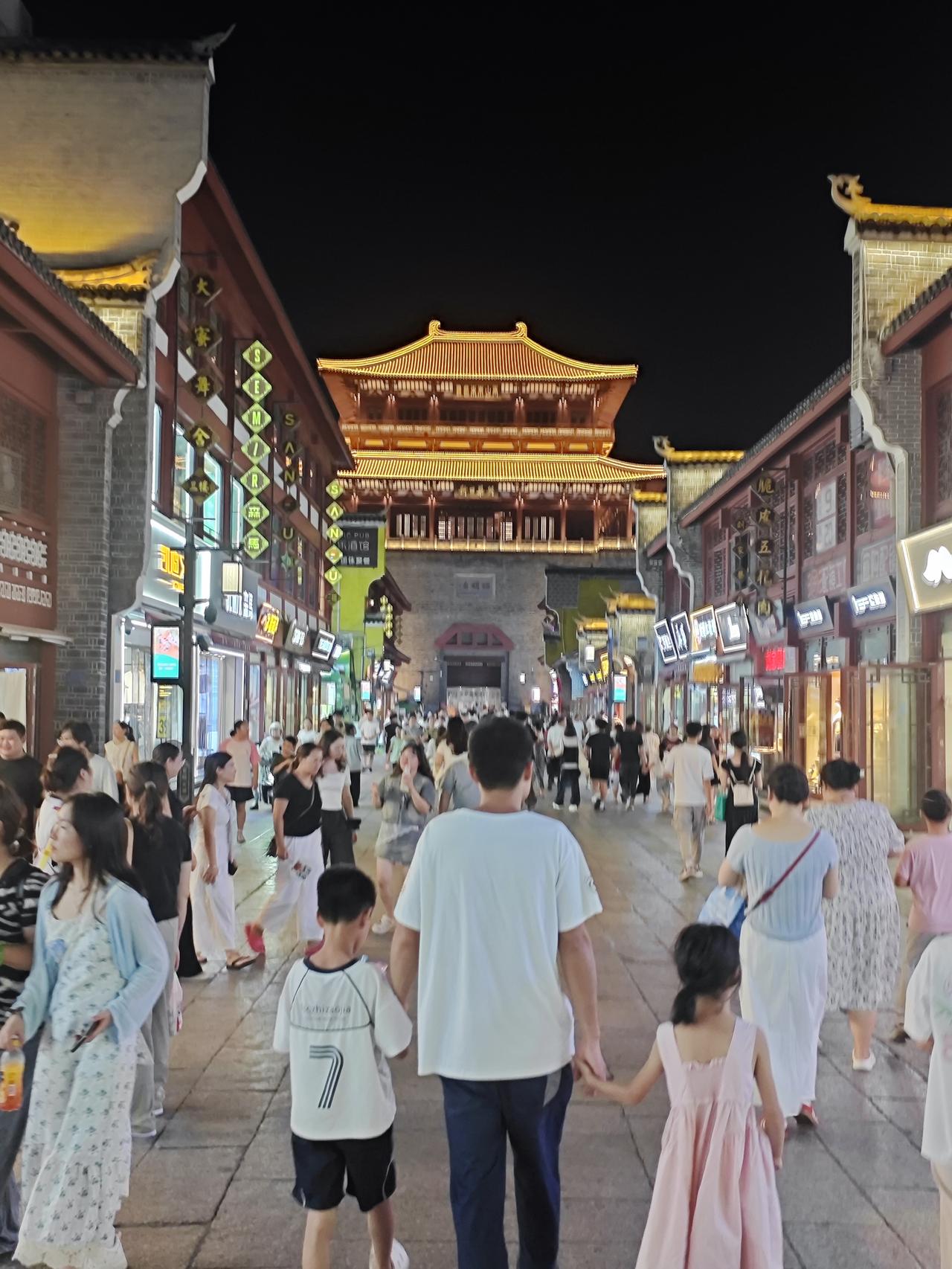 2024年开始，襄阳在所有硬核经济指标上，已经全面被宜昌反超、甩开差距。襄阳未来