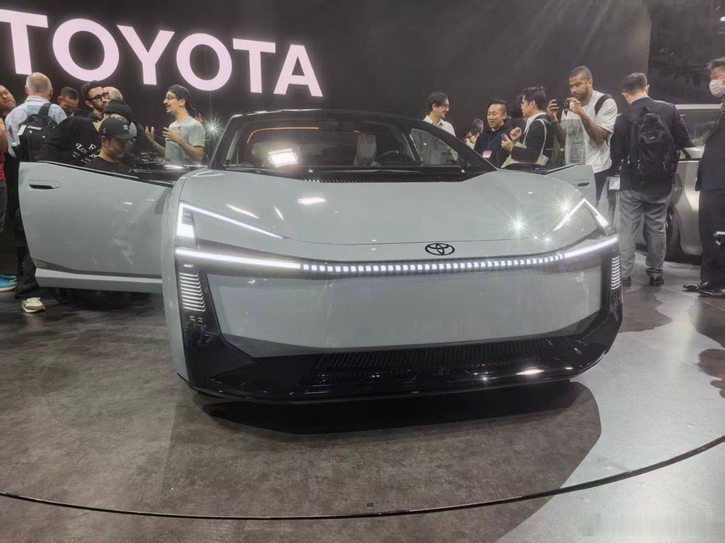 丰田全新卡罗拉概念车亮相东京车展丰田在2025东京车展上放出“大招”——全