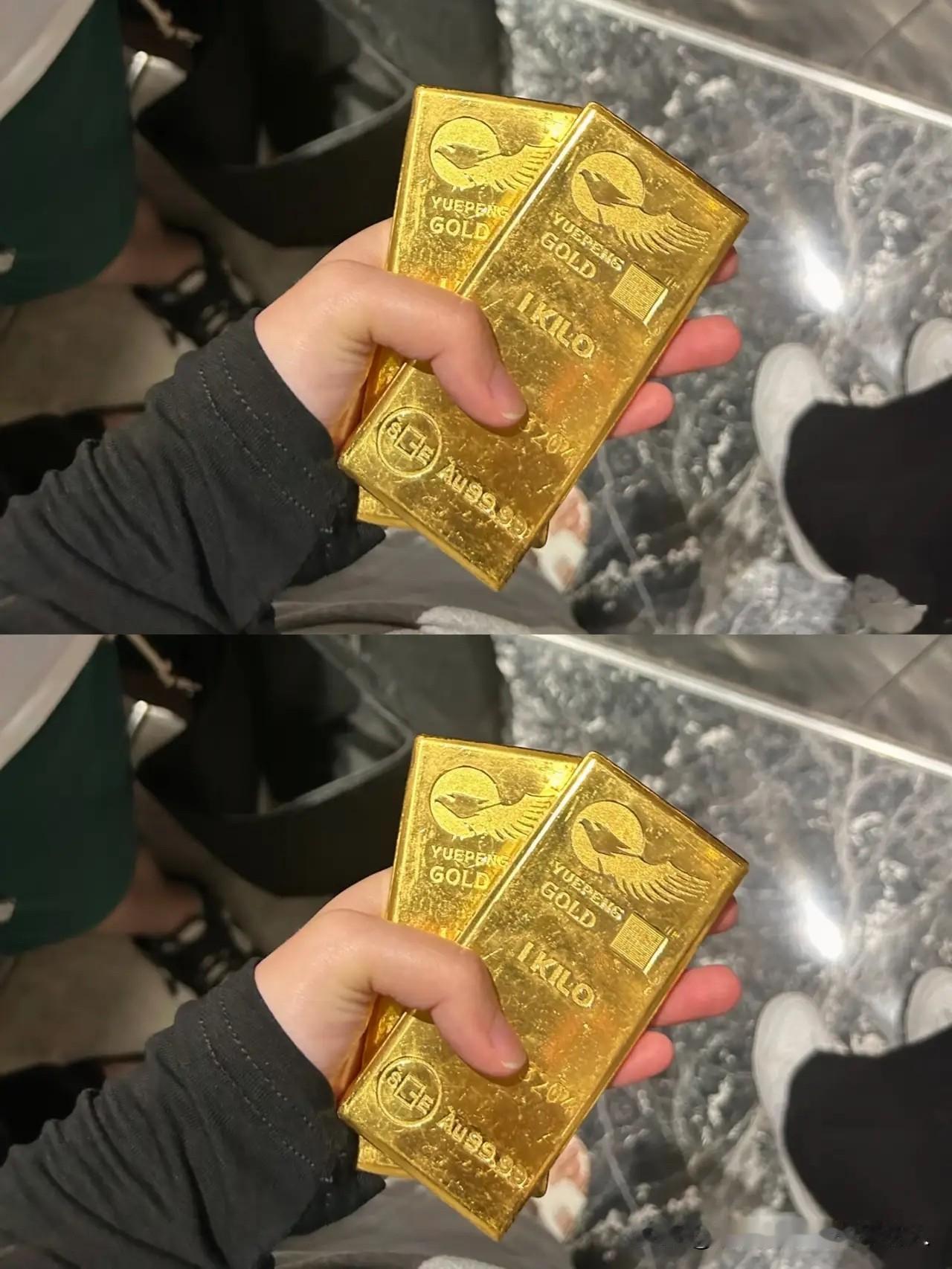 手里有黄金的朋友注意啦！尤其是持有超过300克的，给你们说个金价预言——有个博主