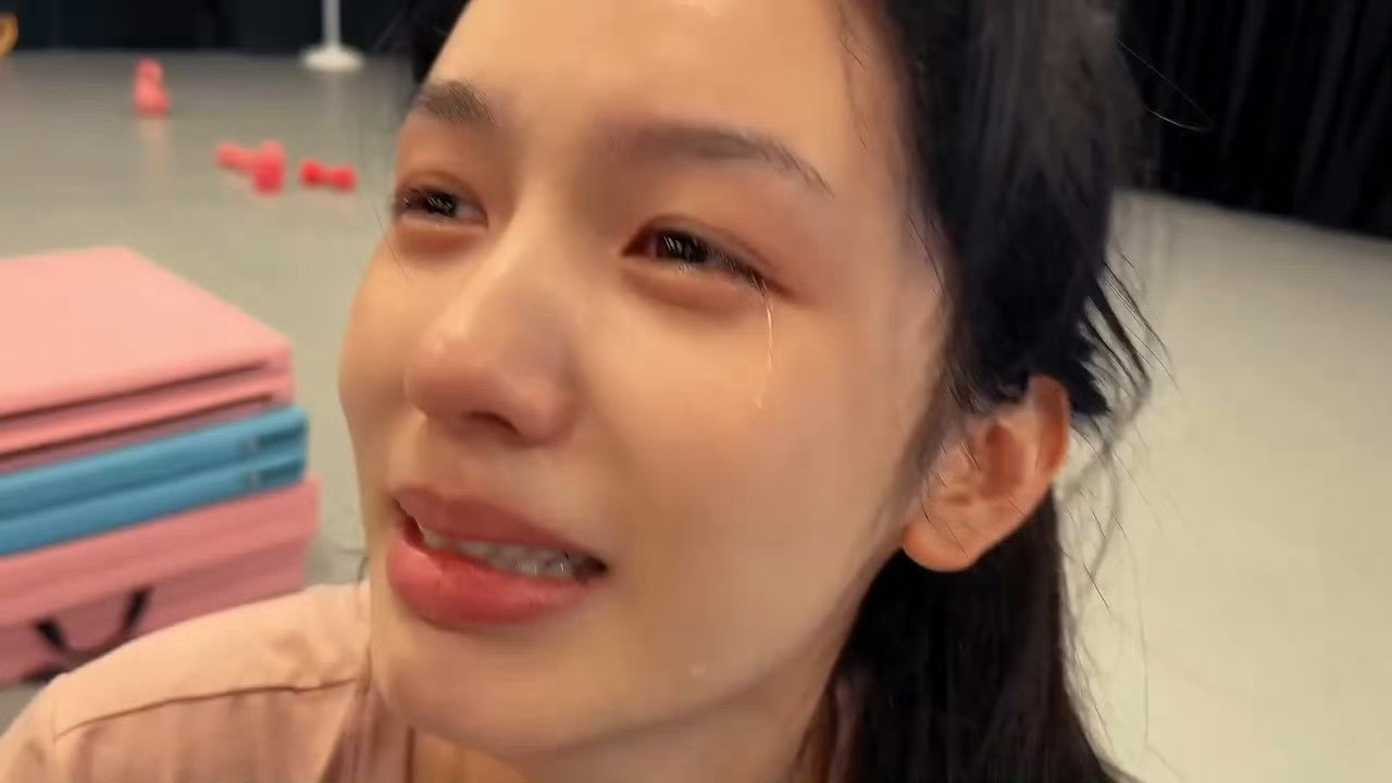周也为了成为林雪帆，一次又一次的踮起脚尖，一次又一次的流下泪水，真的很难不被这个
