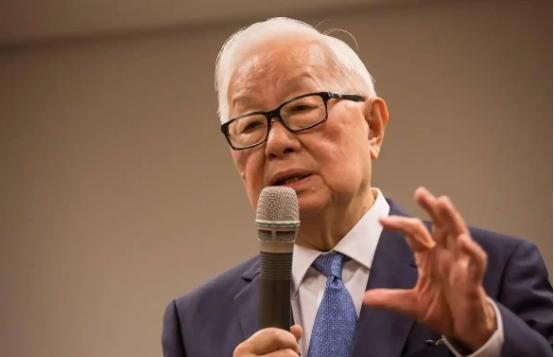 台当局之前还嘴硬说“大陆稀土管制对我们半导体产业基本没影响”，其实纯粹是自欺欺人