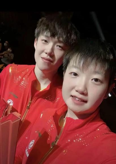 大头决定退赛，更是印证了一件事。 男单半决赛王楚钦突然决定不打了，大家都觉得