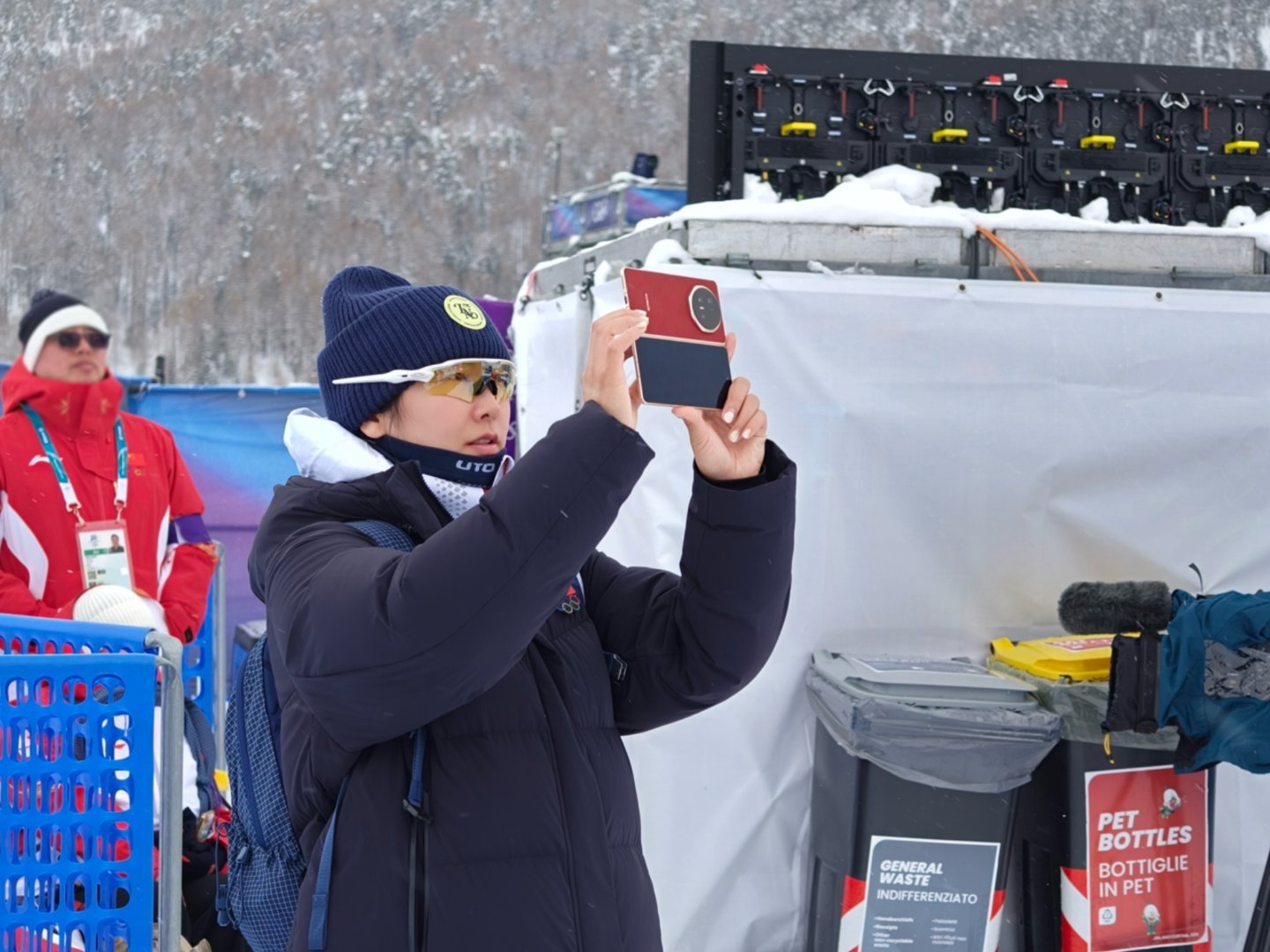 真的会为国产科技和奥运冠军的双向奔赴狠狠骄傲！荣耀MagicV6作为国产折叠