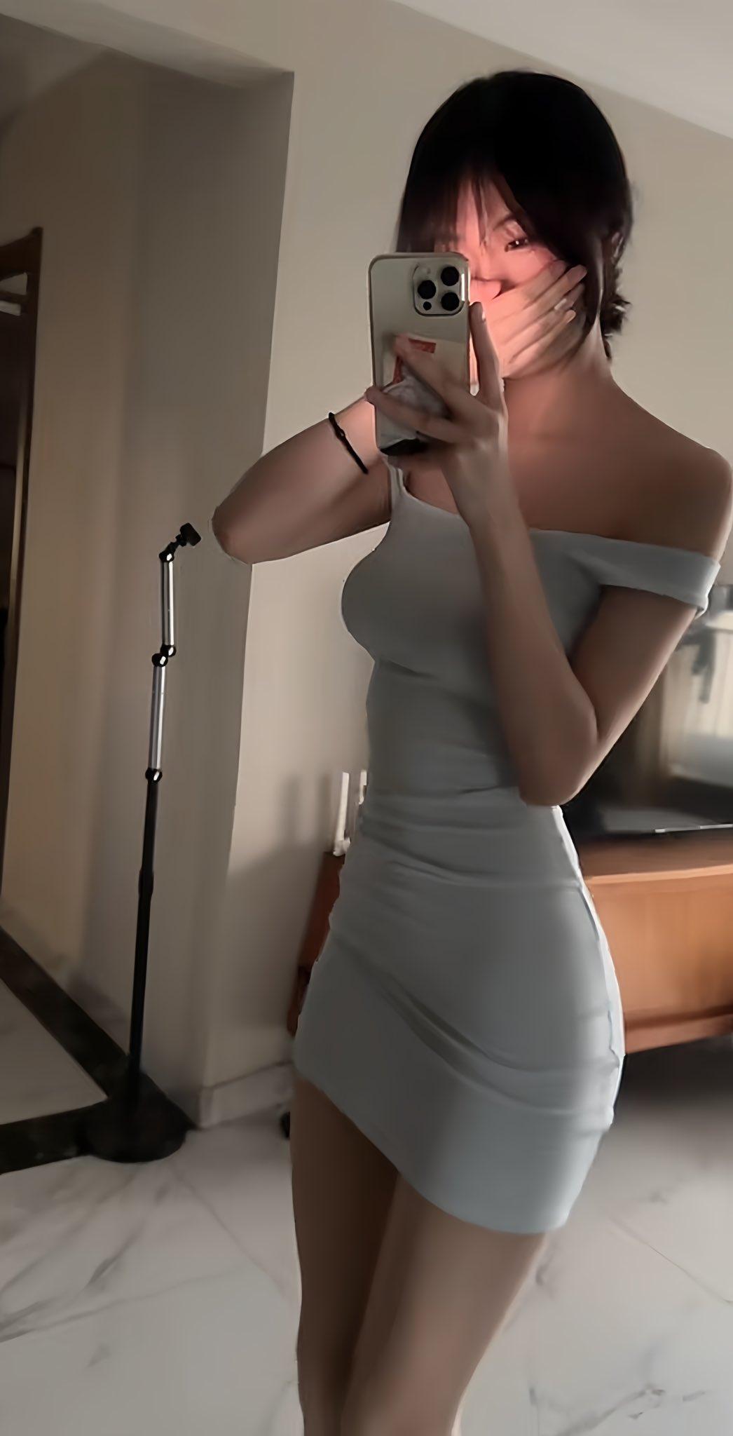 如今，大街小巷中紧身衣、瑜伽裤等塑形衣物十分流行。它们能够极为完美地展现女性的