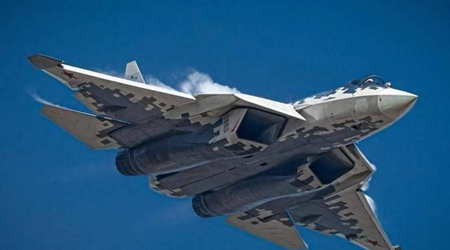 据说，俄罗斯的苏57战斗机最新涂装非常成功（图1-3），因为能够与西伯利亚荒原环