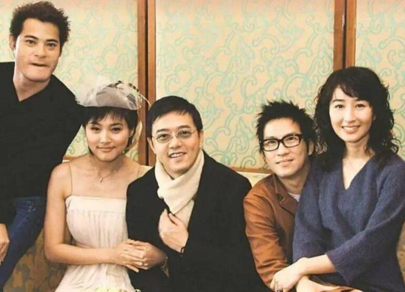 《粉红女郎》中的“男人婆”张延与港星张锦程离婚啦！这俩人于20004年成婚，证