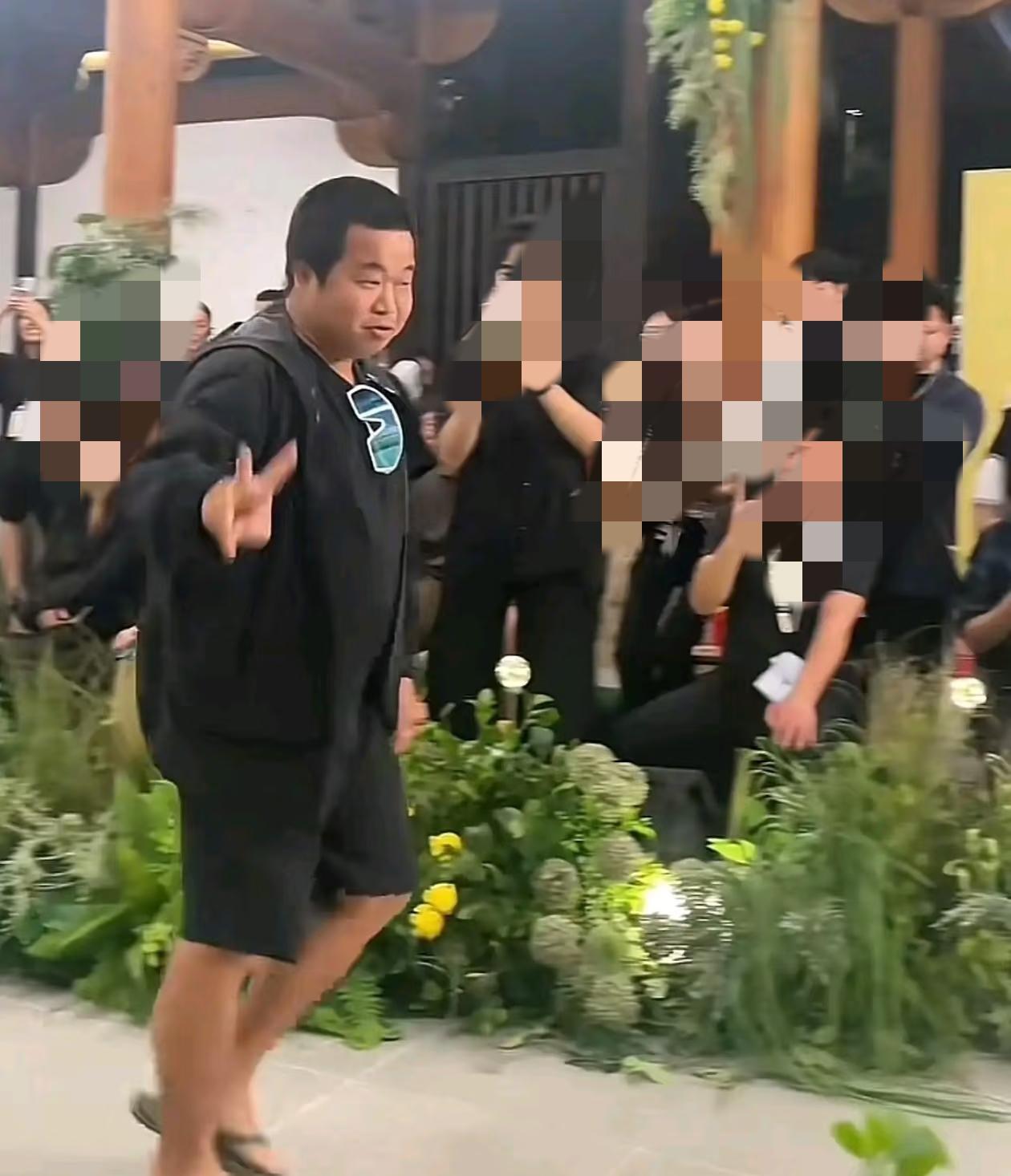 蓝战非：拒绝嫖娼的顶流，年入过亿的草根，他的清醒比钱更值钱坐拥2478万粉