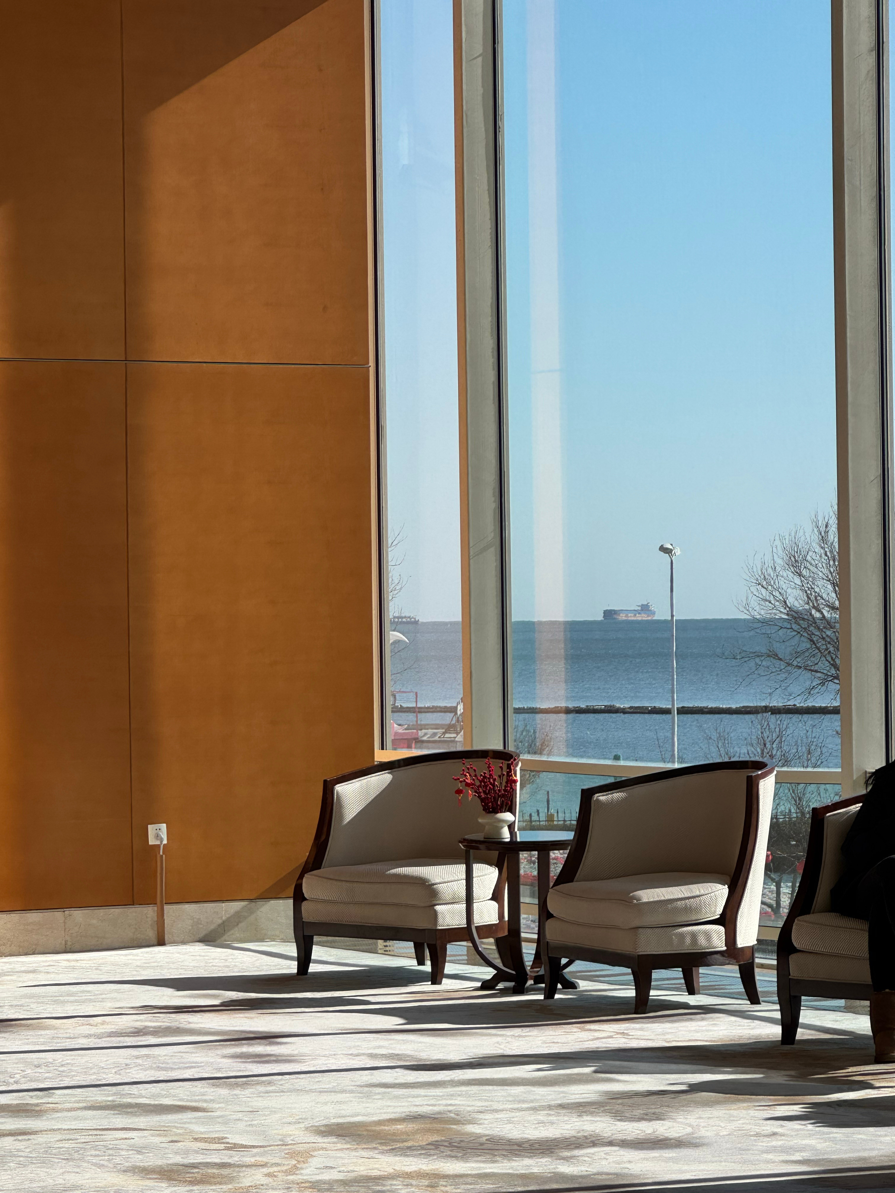 原始社会人类的平均寿命只有14岁，相当于现在狗的年龄。与其现在的制药公司让人类在