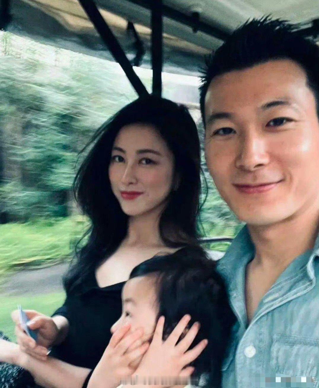 实名羡慕朱珠老公了，长得也不咋地，怎么就娶到了这么漂亮的老婆​​​