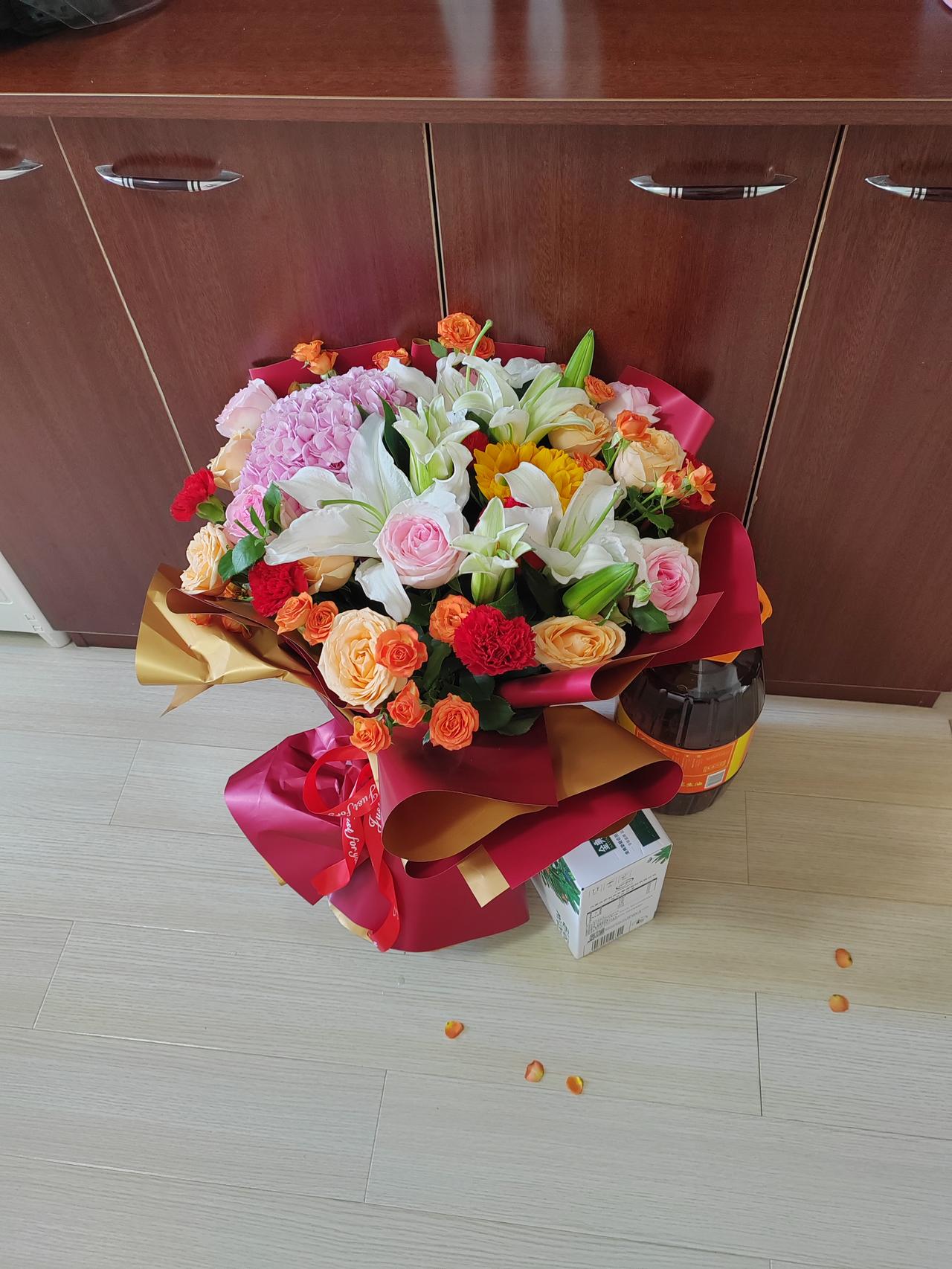 提前还房贷了，还了12万元，12月10日扣了120000元，月供由原来的7404