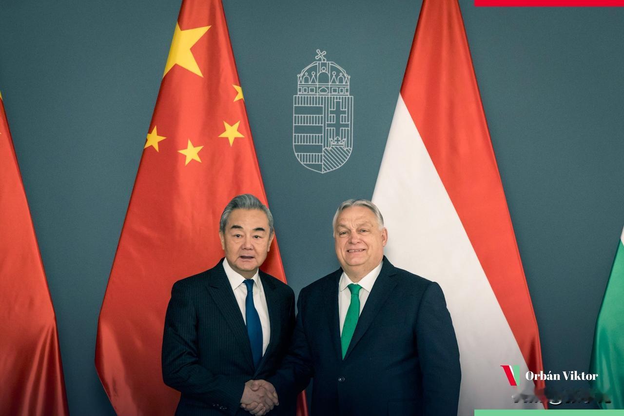匈牙利总理欧尔班今天写道：“很高兴会见王毅外长。匈牙利将继续加强与中国的伙伴关系