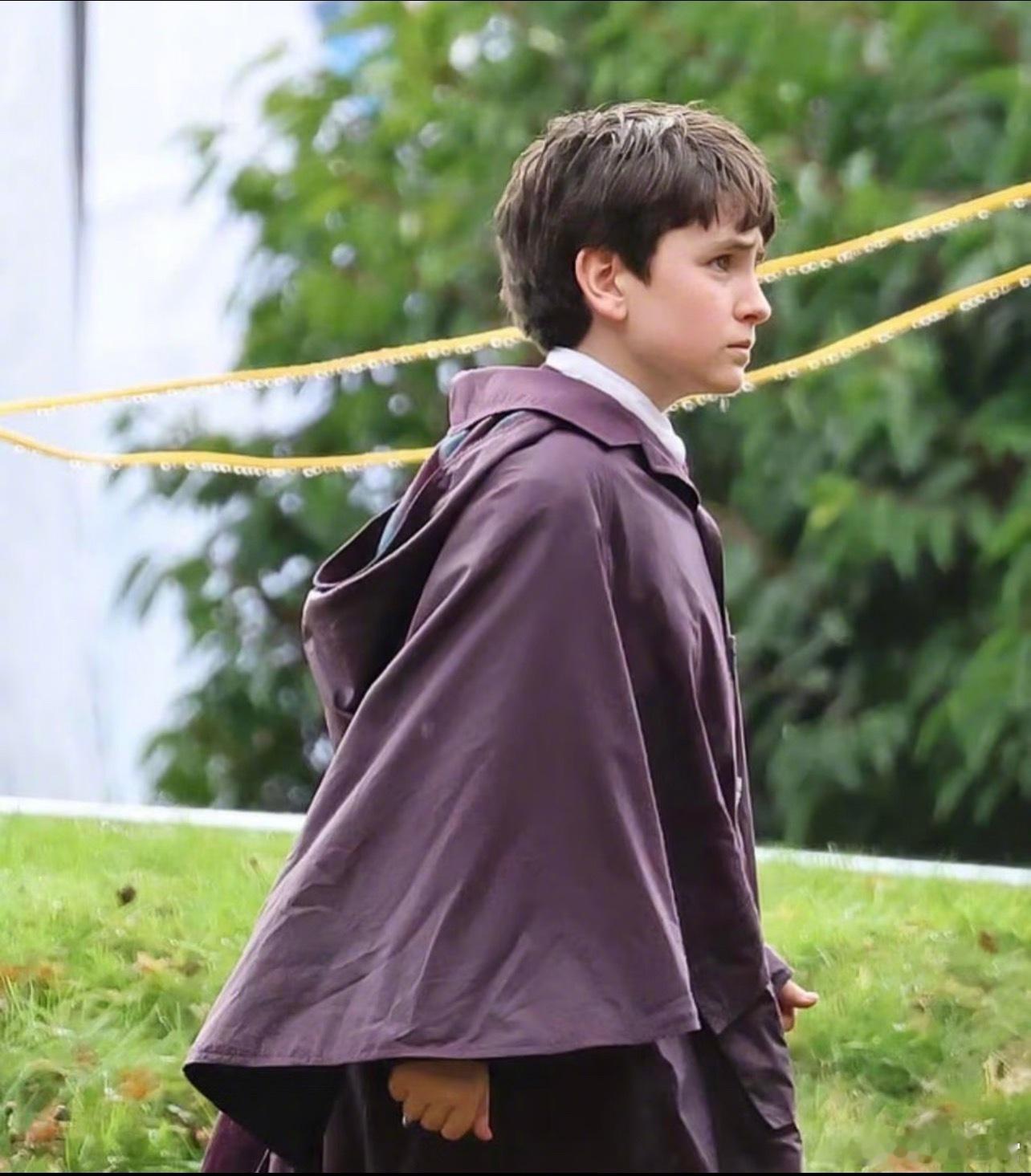 HBO剧版《哈利波特》飞行课路透哈利波特、马尔福、罗恩、纳威隆巴顿、霍琦夫人