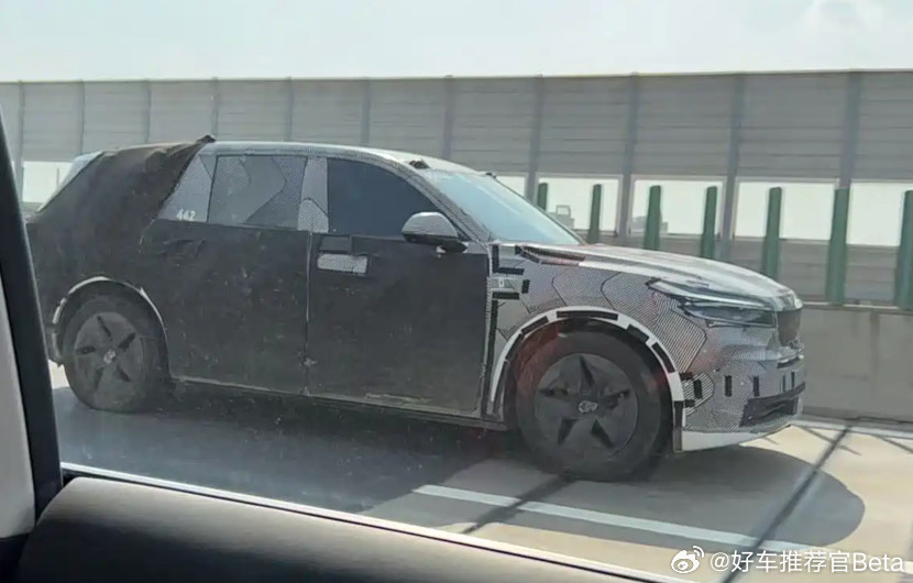 价格将更具亲和力，乐道L80明年一二季度即将上市。乐道L80最近有了新消息。根据