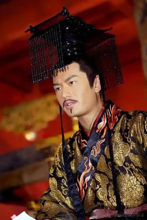 汉武帝时，有一个神人给武帝上书，建议把黄河的几字弯抻直。这个大工程在2000