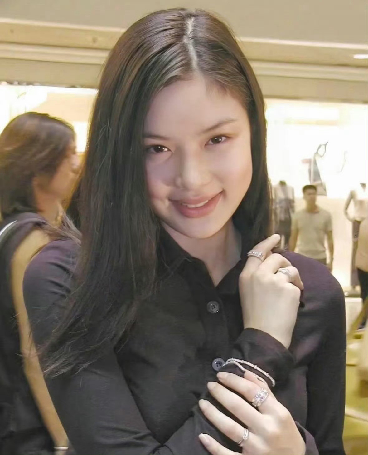 时至今日还是会觉得最早一批喜欢乐基儿的人真是审美超前…🛍️​​​