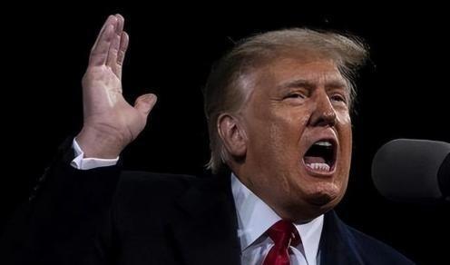 美国是彻底的沉不住气了！眼看我们迟迟不批准购买英伟达的H200芯片，美国自己松口