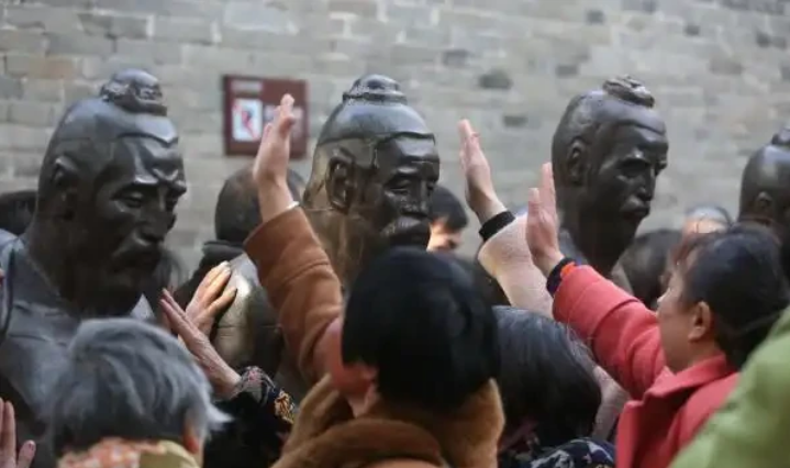 外交部宣布对石平采取严厉反制，在日本同样掀起了网络“情绪”，最爆话题是这个汉奸急