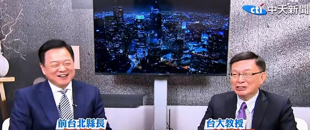 笑不活了！台湾时事评论员周锡玮在节目，分享自己回大陆探亲的几件趣事，说：“我妈叫