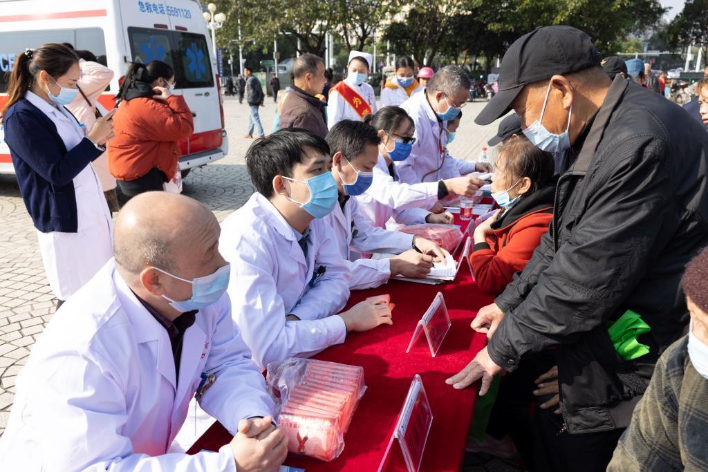 艾滋病再也瞒不住了！重庆、云南、广东、广西等多地接连出手，把感染者的告知义务直接
