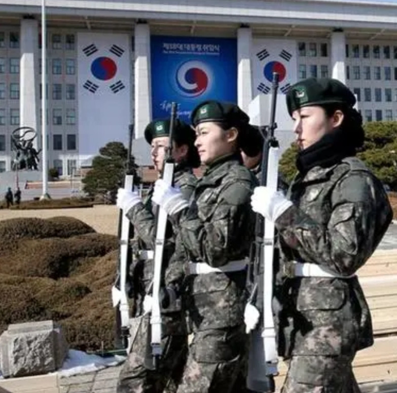 咱们一没在朝鲜半岛驻军，二也没有用关税打压韩国，为什么很多韩国人就是不喜欢咱们，