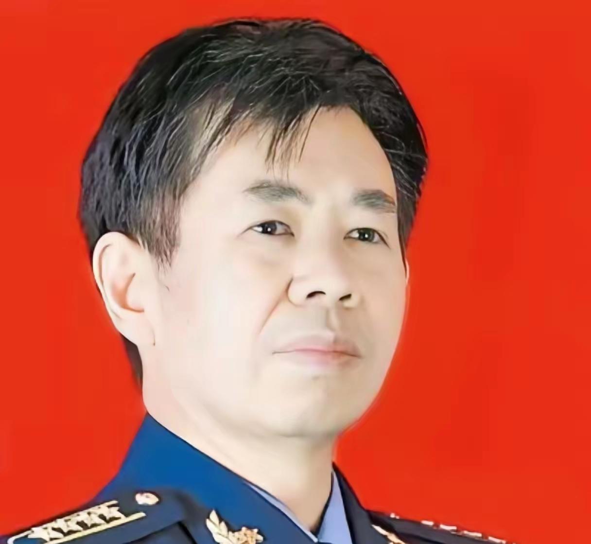 敌人的炮口都快贴到脑门上了，自己人却还在翻书查国际法？敌人的炮口都快贴到脑