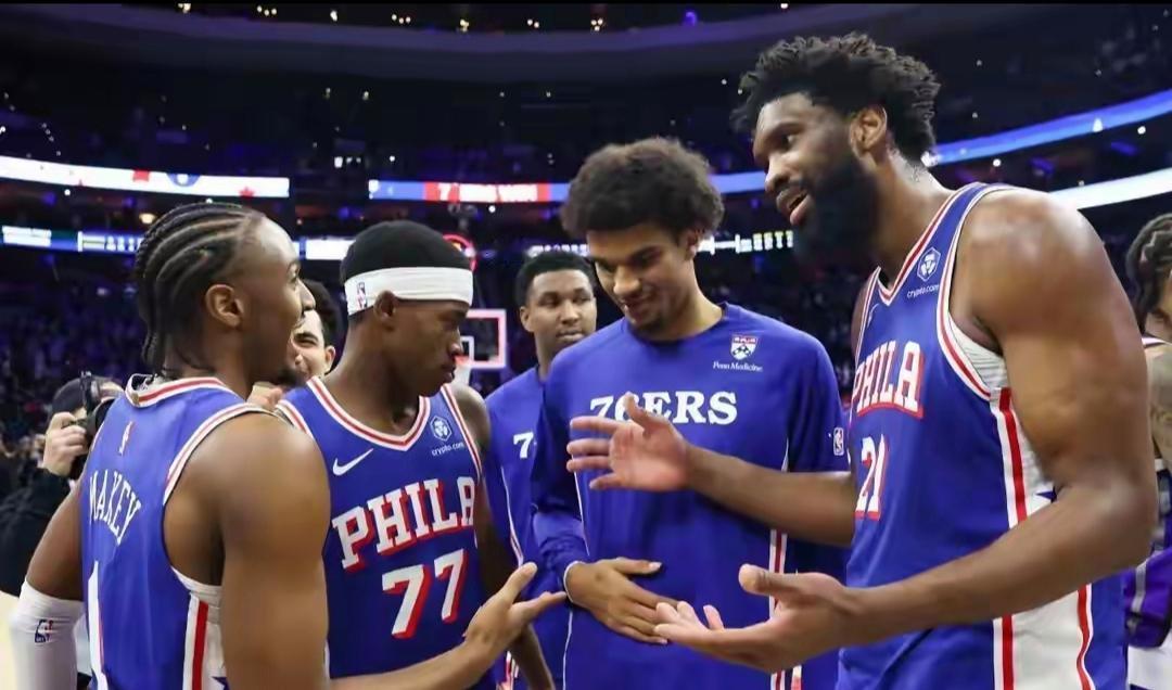 惨败绿军的76人，首轮G1出现了三件怪事！第一个，三分球奇差无比，首轮G1，面